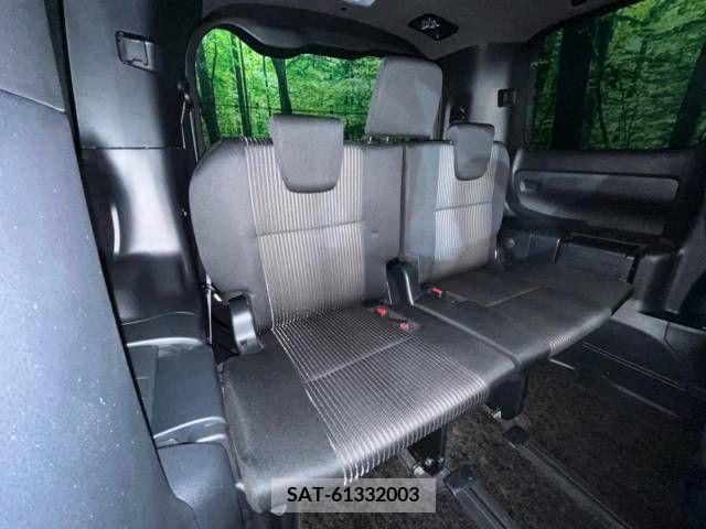 Toyota VOXY 2019-02 208054-9