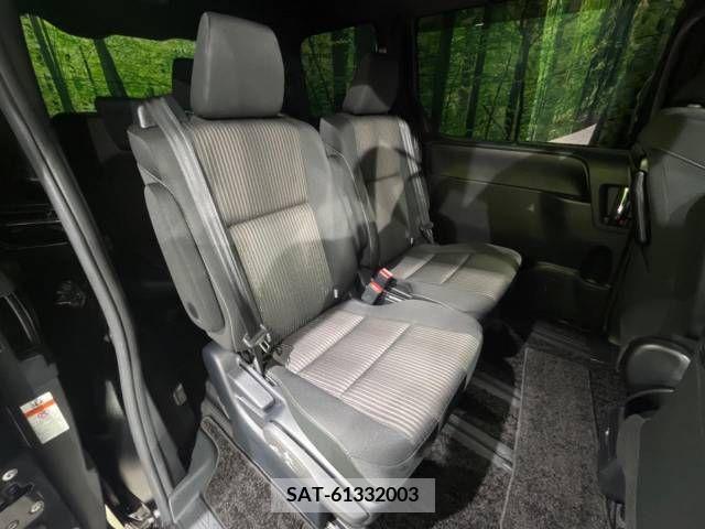 Toyota VOXY 2019-02 208054-8