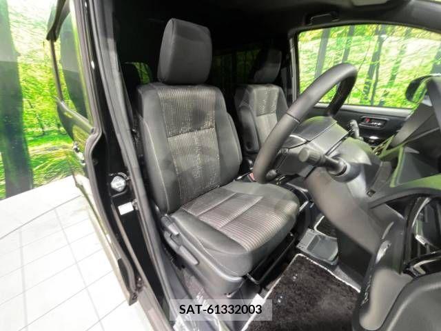 Toyota VOXY 2019-02 208054-7