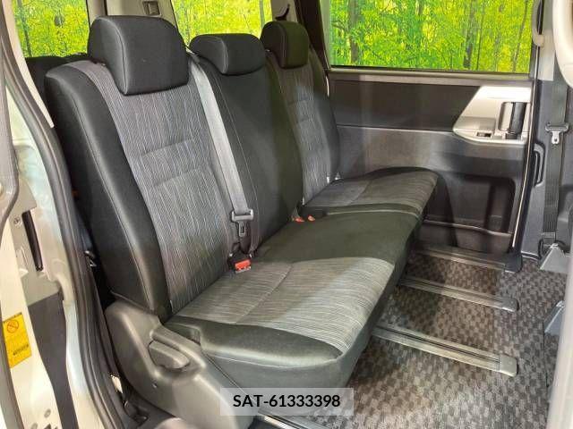 Toyota NOAH 2011-09 342453-10