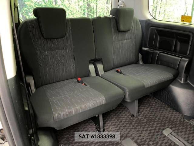 Toyota NOAH 2011-09 342453-11