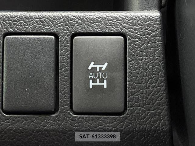 Toyota NOAH 2011-09 342453-8