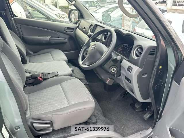 Nissan NV350 Caravan 2021-07 331389-10