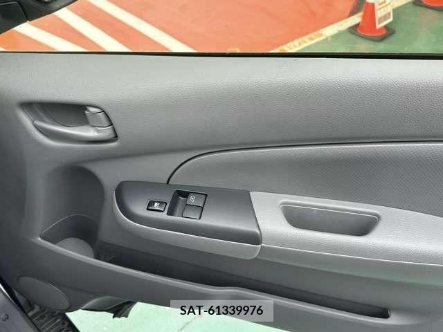 Nissan NV350 Caravan 2021-07 331389-9