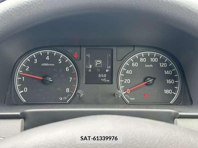 Nissan NV350 Caravan 2021-07 331389-17