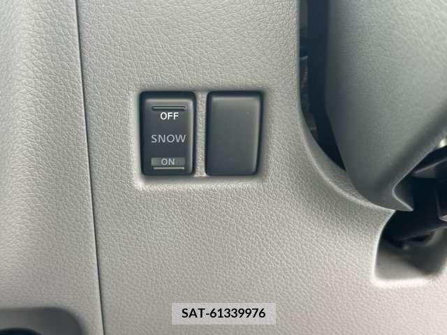 Nissan NV350 Caravan 2021-07 331389-15