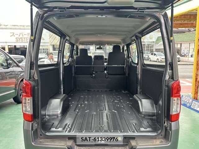 Nissan NV350 Caravan 2021-07 331389-6