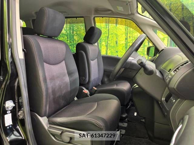 Nissan SERENA 2011-09 255779-8