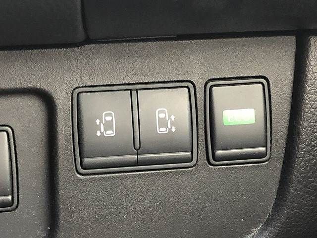Nissan SERENA 2015-11 6631-6