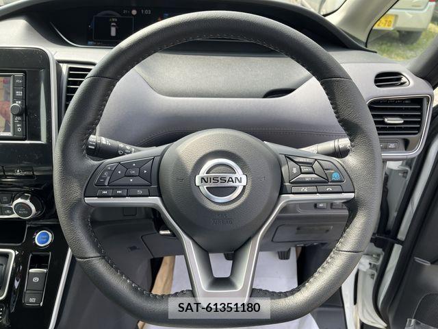 Nissan SERENA 2022-09 207328-7