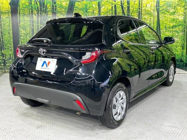 Toyota YARIS 2022-10 194800-16