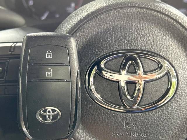 Toyota YARIS 2022-10 194800-5