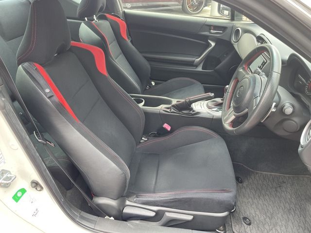 Toyota 86 2014-09 15563-15
