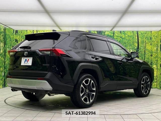Toyota RAV4 2021-09 222446-17