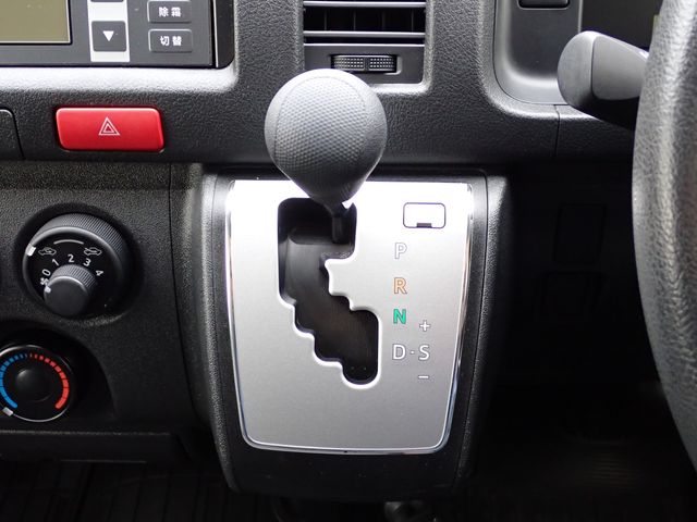 Toyota REGIUSACE VAN 2015-12 194023-12