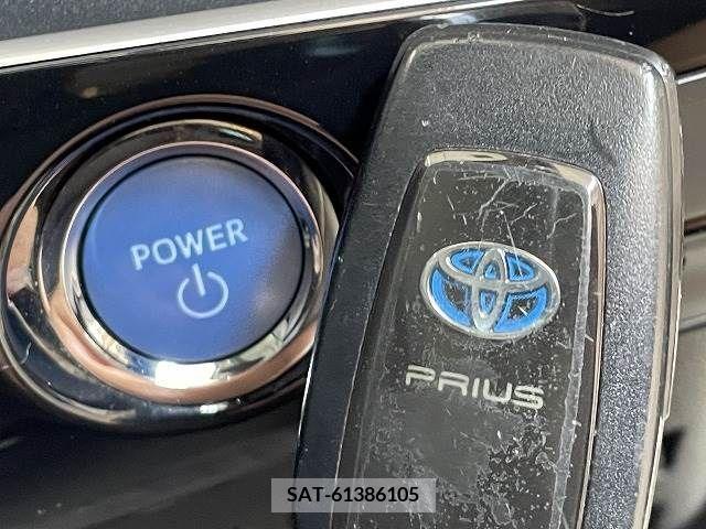 Toyota PRIUS 2019-06 366608-8