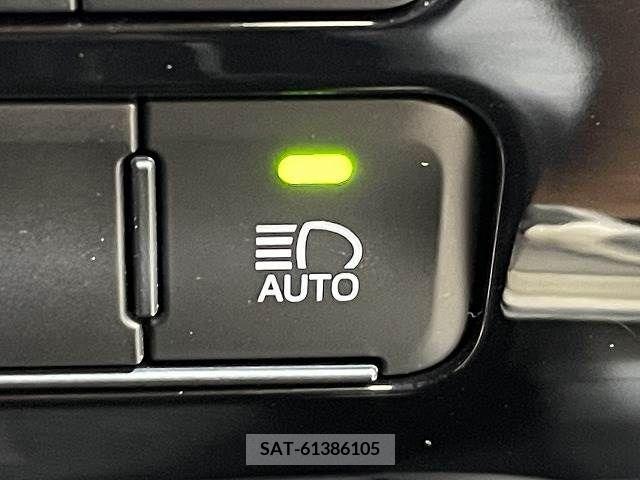 Toyota PRIUS 2019-06 366608-6