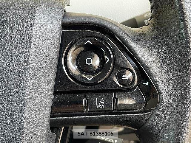 Toyota PRIUS 2019-06 366608-4