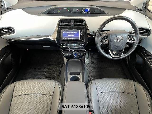 Toyota PRIUS 2019-06 366608-1
