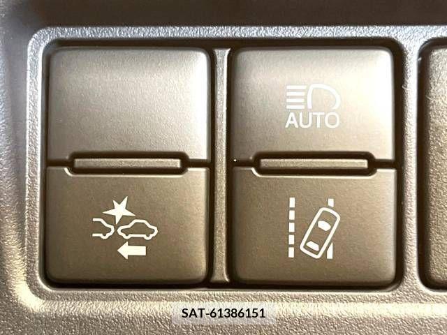 Toyota VOXY 2016-12 331425-5