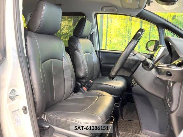 Toyota VOXY 2016-12 331425-8