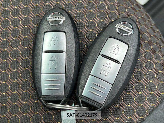 Nissan NOTE 2015-12 219363-11
