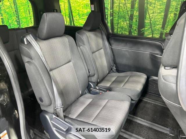 Toyota VOXY 2019-02 347288-9