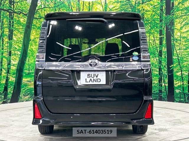 Toyota VOXY 2019-02 347288-16
