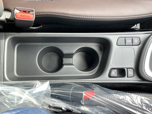 Toyota YARIS CROSS 2022-02 188302-26