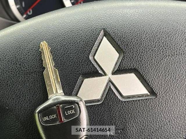 Mitsubishi PAJERO MINI 2009-04 251669-7