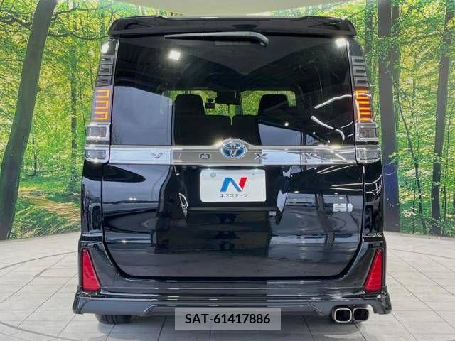 Toyota VOXY HYBRID 2018-11 373077-15