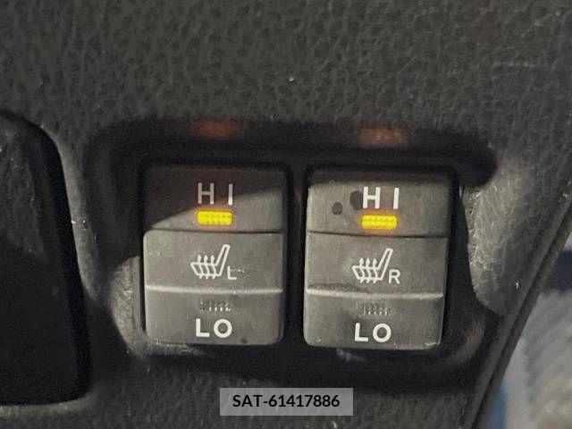 Toyota VOXY HYBRID 2018-11 373077-6