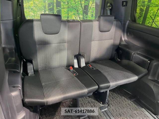 Toyota VOXY HYBRID 2018-11 373077-10