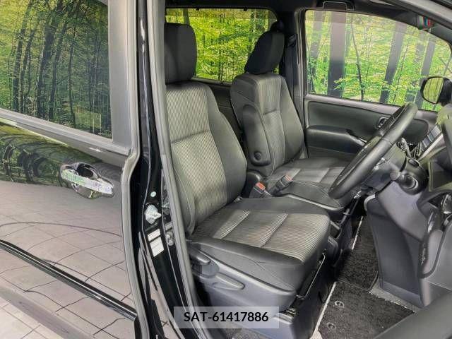 Toyota VOXY HYBRID 2018-11 373077-8