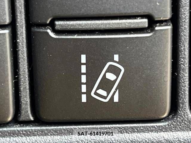 Toyota NOAH HYBRID 2016-09 365198-7
