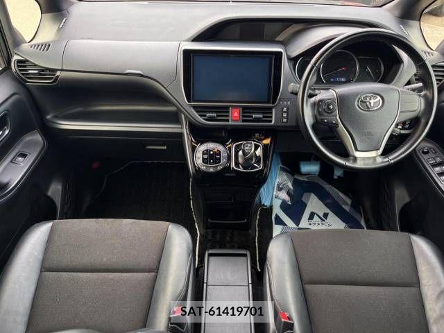 Toyota NOAH HYBRID 2016-09 365198-1
