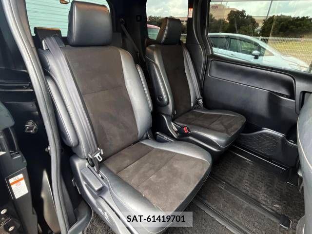 Toyota NOAH HYBRID 2016-09 365198-9