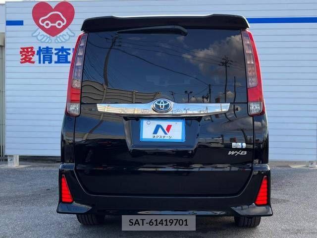 Toyota NOAH HYBRID 2016-09 365198-16