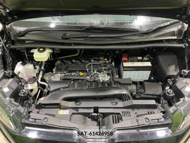 Toyota NOAH 2023-04 226556-18