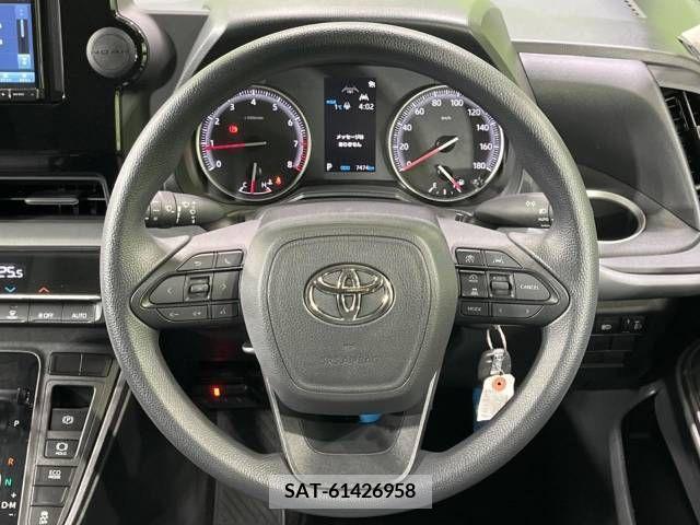 Toyota NOAH 2023-04 226556-12