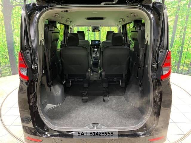 Toyota NOAH 2023-04 226556-11