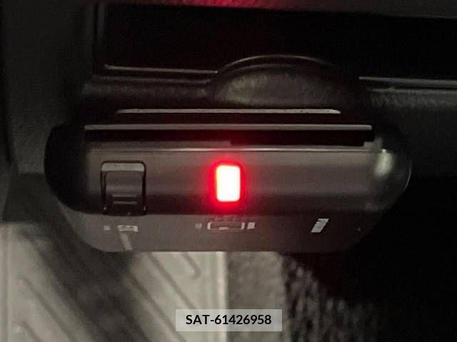 Toyota NOAH 2023-04 226556-6