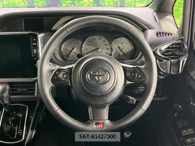 Toyota VOXY 2019-12 288979-8