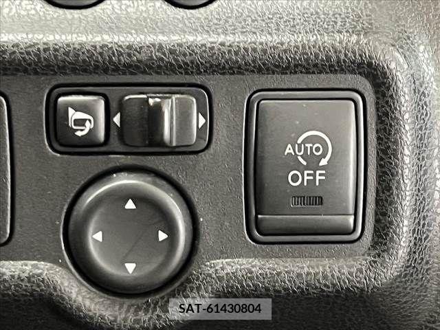 Nissan NOTE 2013-03 302292-6