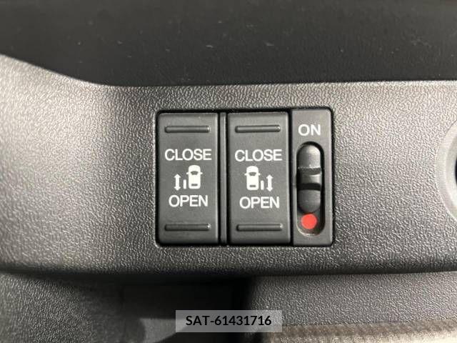 Honda e 2015-09 205880-5