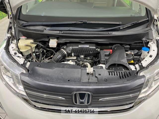 Honda e 2015-09 205880-16