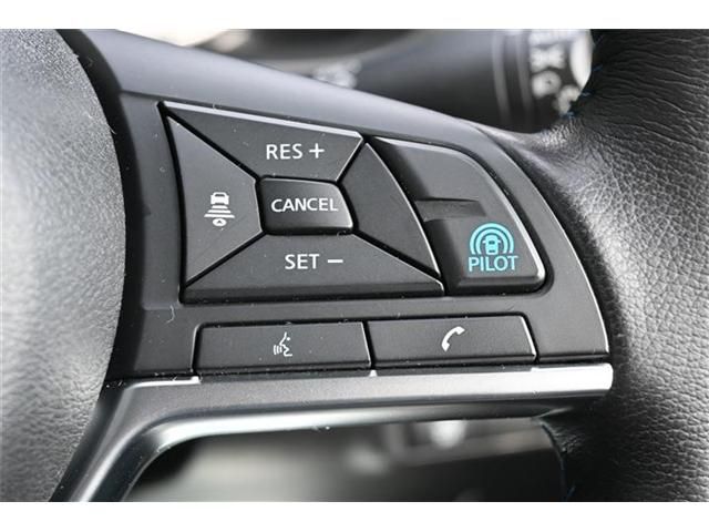 Nissan LEAF 2018-01 3311-11