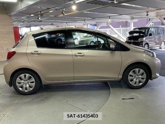 Toyota VITZ 2015-07 211258-17