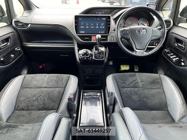 Toyota VOXY 2016-12 350705-1