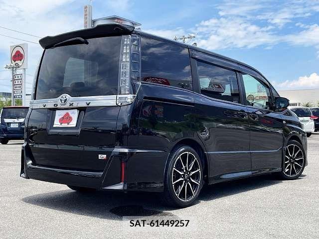 Toyota VOXY 2016-12 350705-2